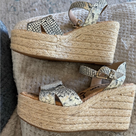 Sam Edelman Beige and Black Snakeskin Wedges, Size 9 - Picture 8 of 16